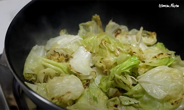 🥬กะหล่ำปลีผัดน้ำปลา